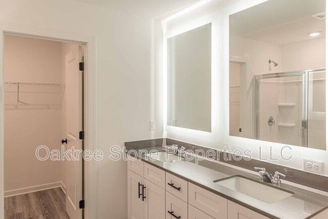 Building Photo - 3378 Skyland Dr