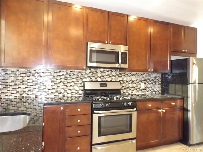 Building Photo - 148 Fremont St