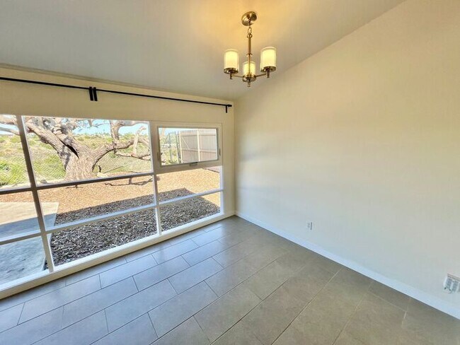 Building Photo - Charming 3-Bed, 2-Bath Home with Canyon Views & Attached Garage