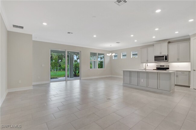 Building Photo - 335 Tamarindo Ln