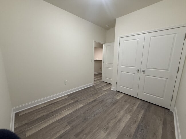 Building Photo - 113 W Langdon Ave