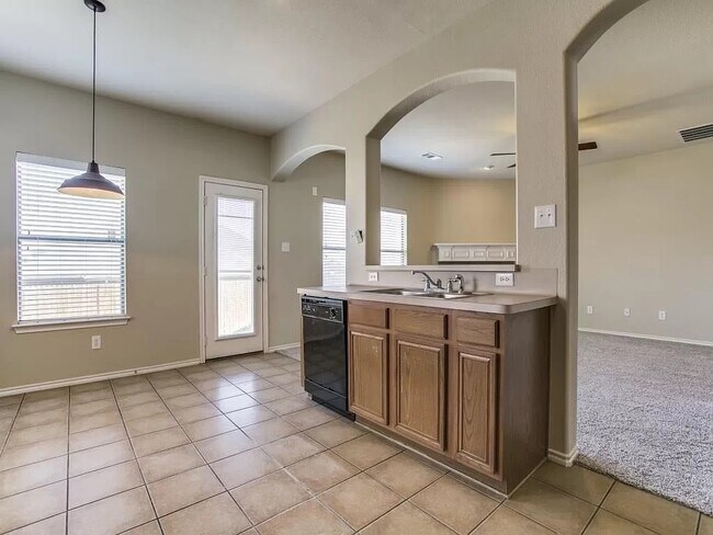 Building Photo - 13212 Alyssum Dr