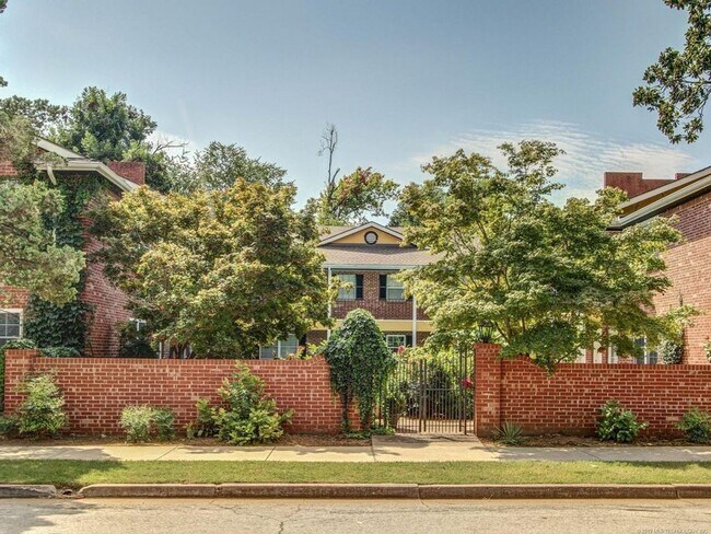 Building Photo - 2 Bed / 2 Bath Condo On Riverside!
