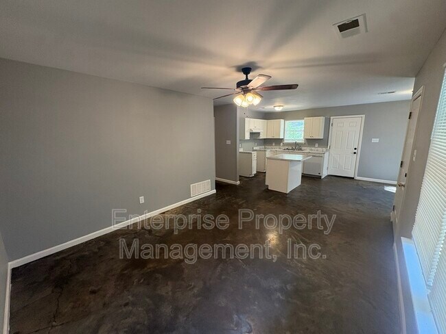 Building Photo - 3187 E Shirley Cir