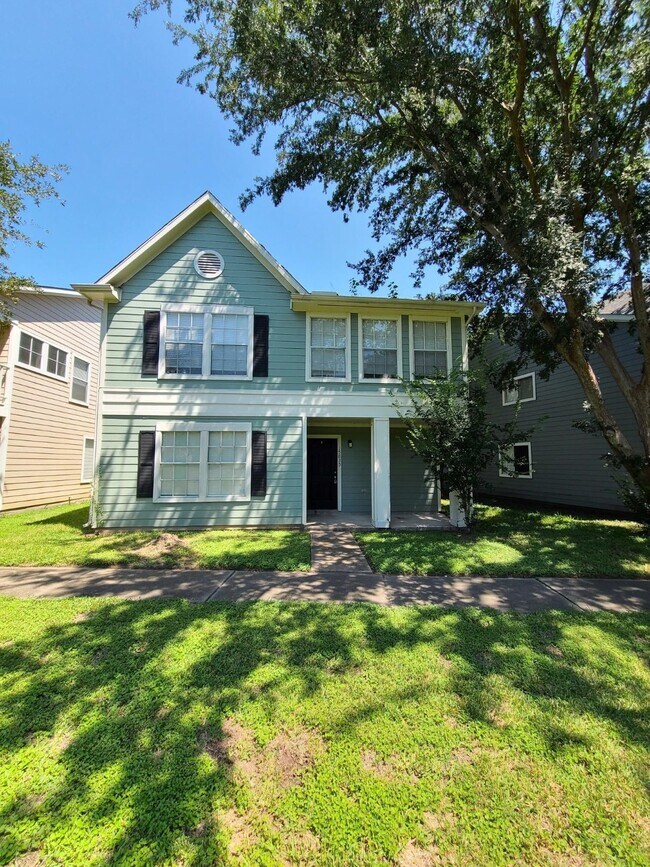 Building Photo - 15835 W Park Ct