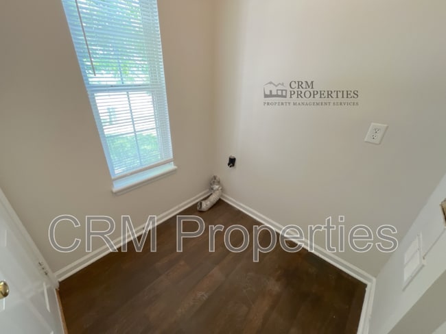 Building Photo - 7202 Parklake Cir