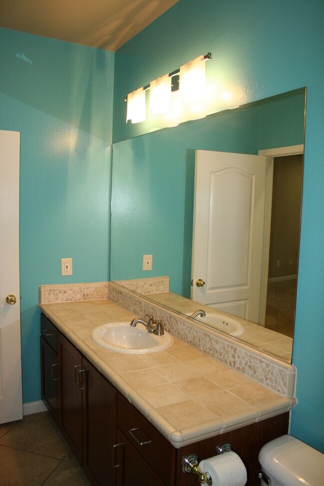 Building Photo - 12606 Willowdale Dr