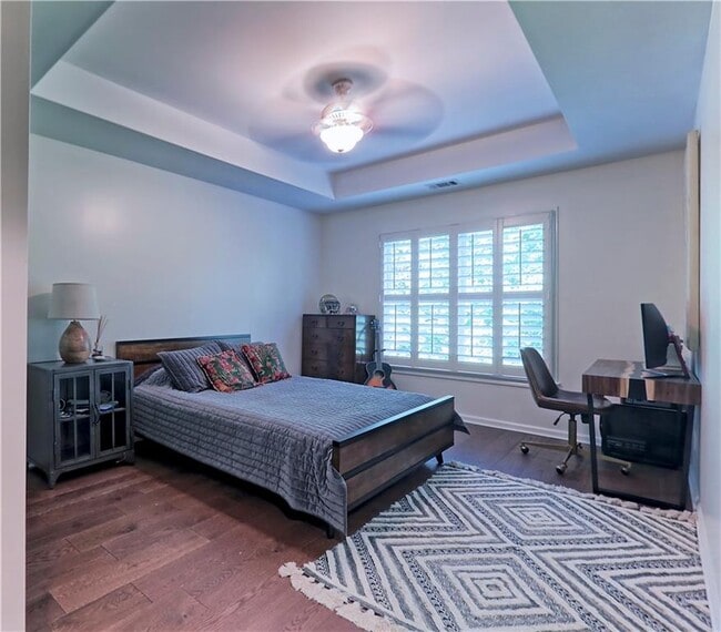 Building Photo - 5569 Julian Pl