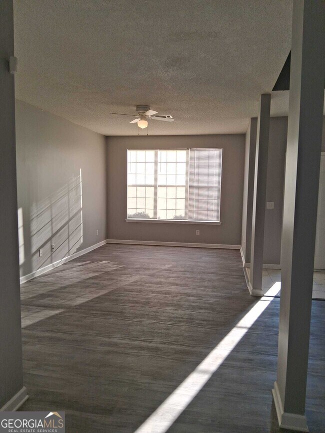 Building Photo - 11328 Kayla Dr