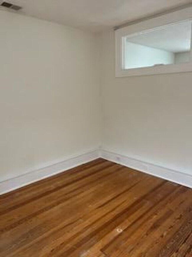 Building Photo - 145 E Front St