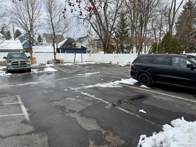 Building Photo - 17 Orchard Pl