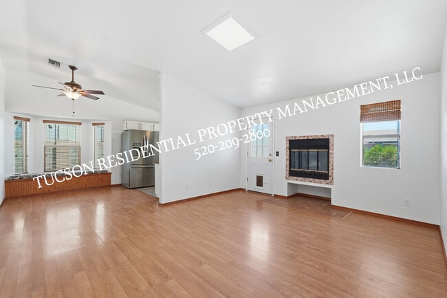 Building Photo - 2531 W Glenbrook Way