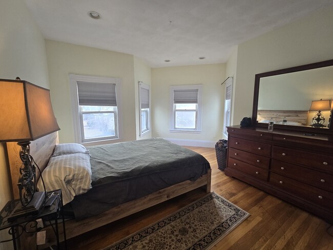 Building Photo - 126 Green St