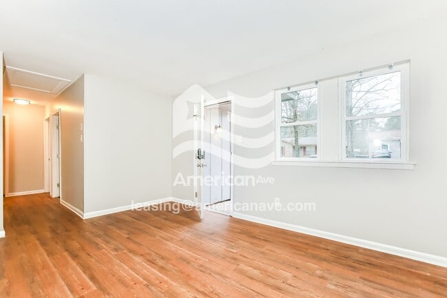 Building Photo - 3520 Pinewood Loop