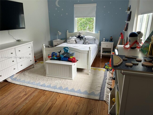 Building Photo - 1240 S Alhambra Cir