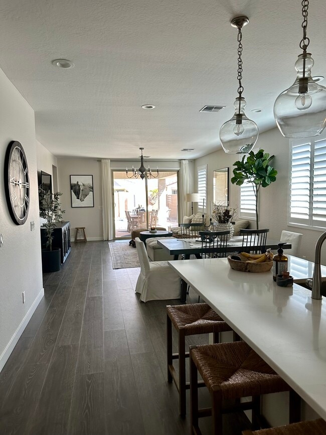 Building Photo - 25907 N Langley Dr