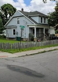 Building Photo - 1806 Niagara Ave