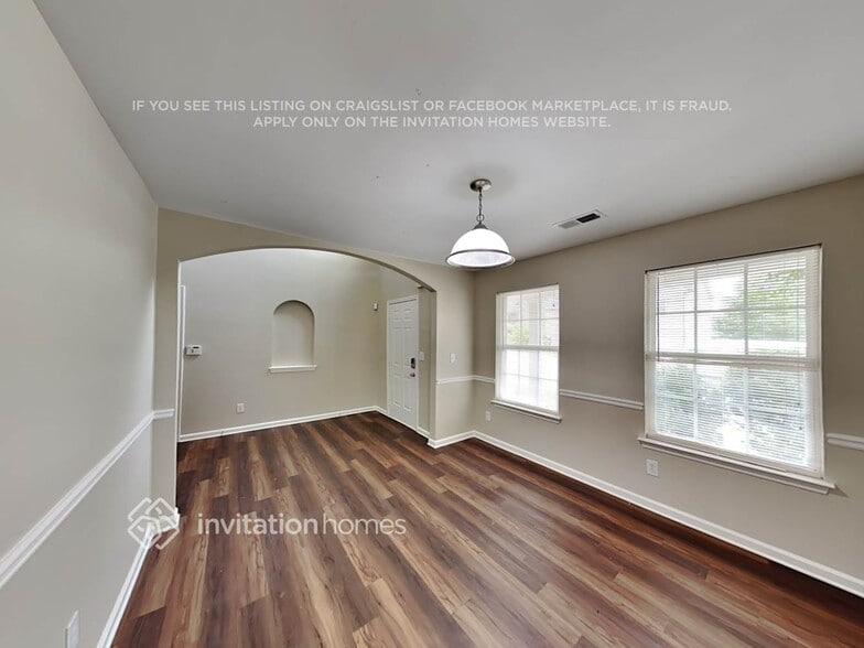 Building Photo - 556 S Fortune Way