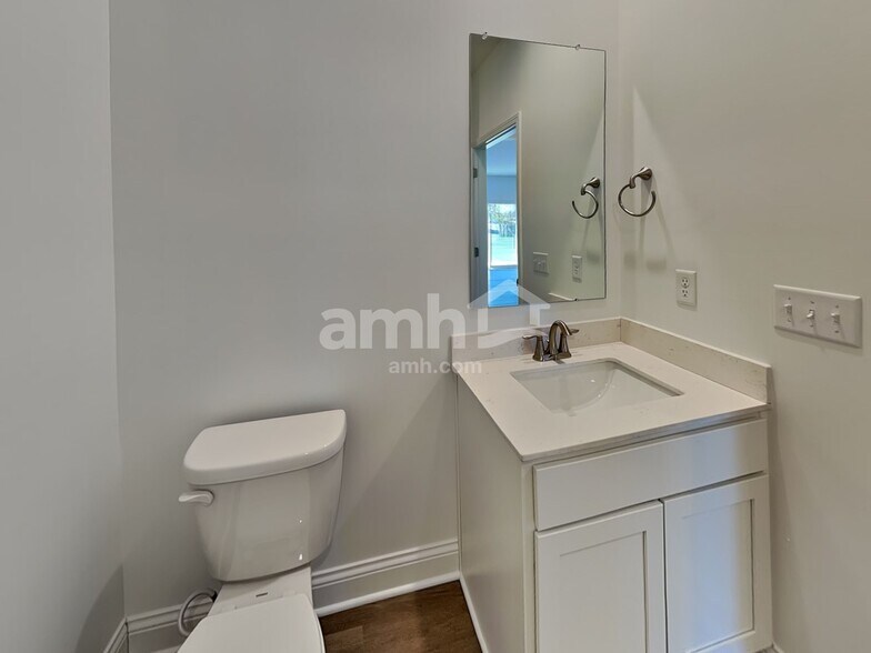 Building Photo - 202 Kramer Mills Dr