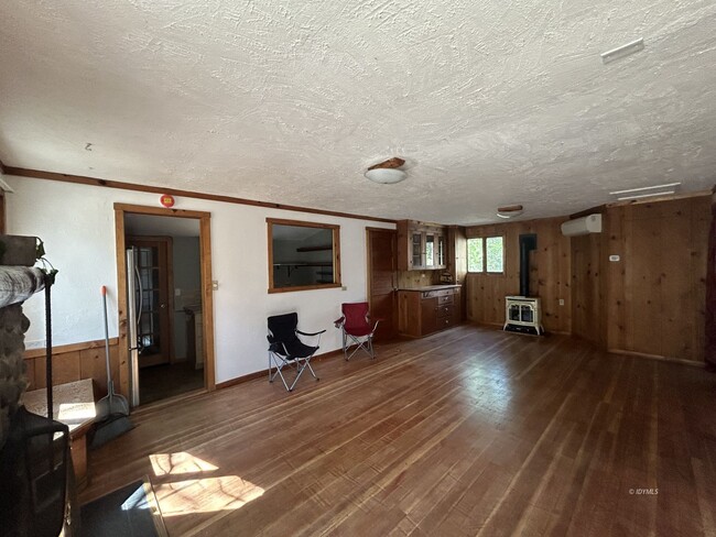 Building Photo - 1Bd/1Ba Cabin on .31 Acres for Rent Near Town