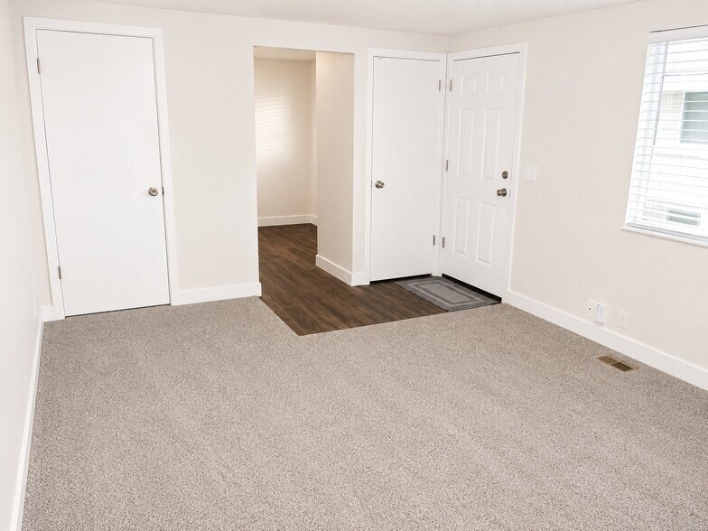 Building Photo - 2117 E 3300 S