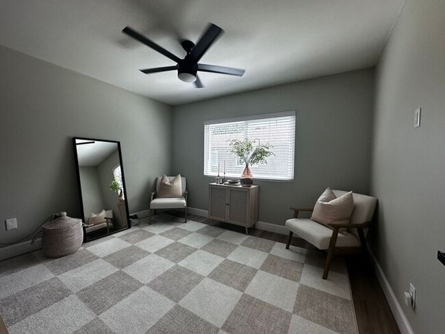 Building Photo - In the Heart of Valencia is a Serene & Sty...