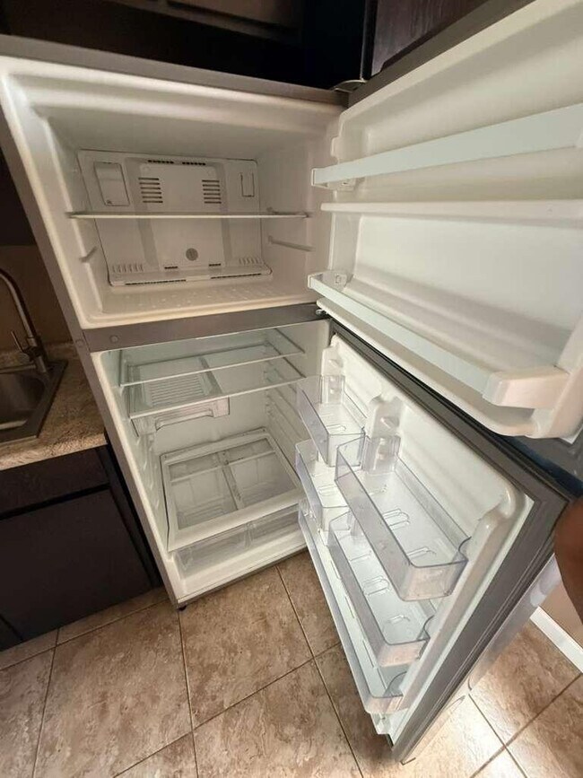 Building Photo - 1955 E 8th St