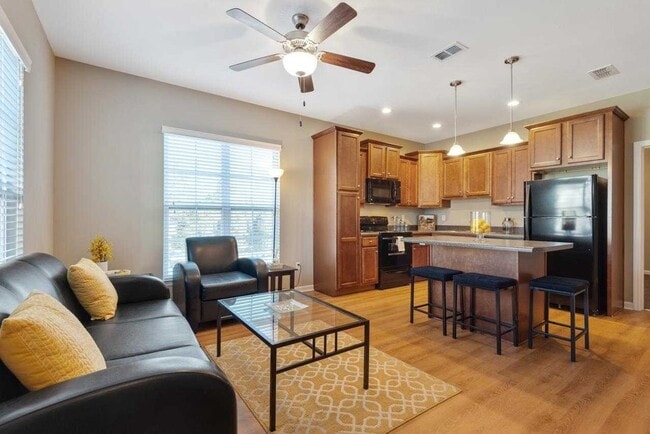 Building Photo - Modern 3-Bed, 3-Bath Townhome with Stylish...