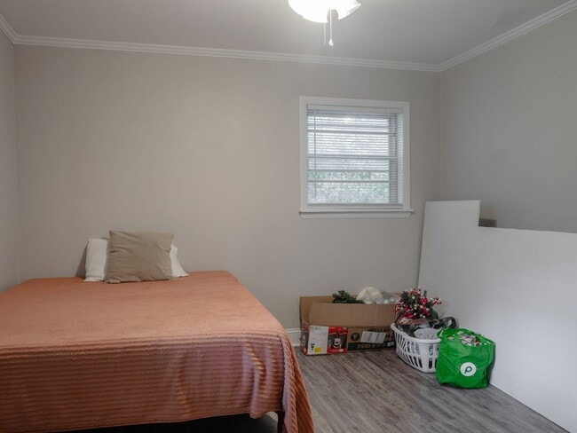 Building Photo - 411 College Blvd