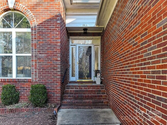 Building Photo - 6915 Pleasant Dr