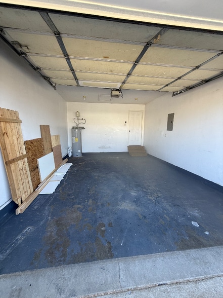 Primary Photo - 114 Woebegona Way