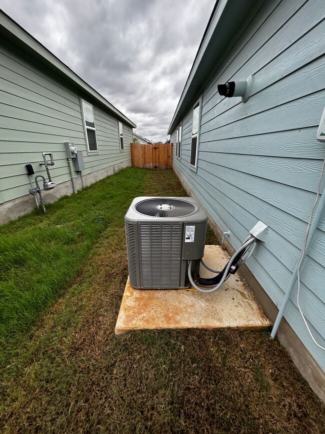 Building Photo - Texas A&M- New Home in Vida Subdivision /S...