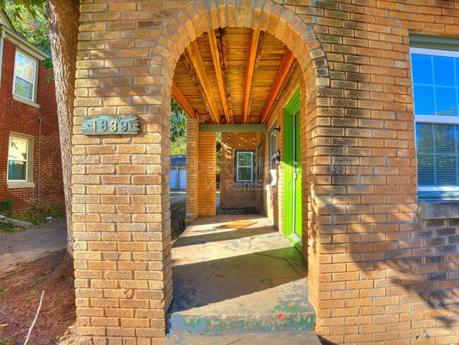 Building Photo - 1839 N Gatewood Ave