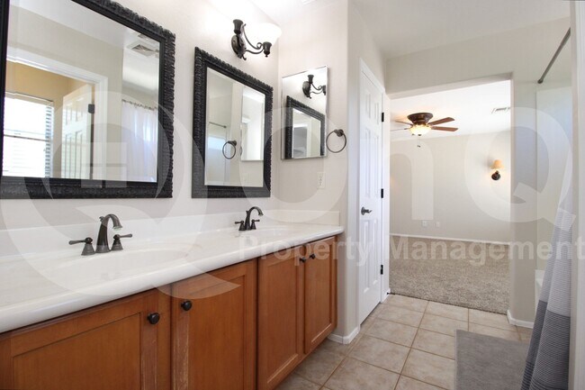 Building Photo - 2633 W Bisbee Way