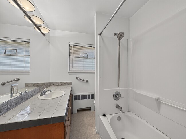 Building Photo - 3535 S 126th St