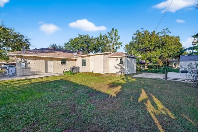 Building Photo - 138 E Rocky Creek Rd