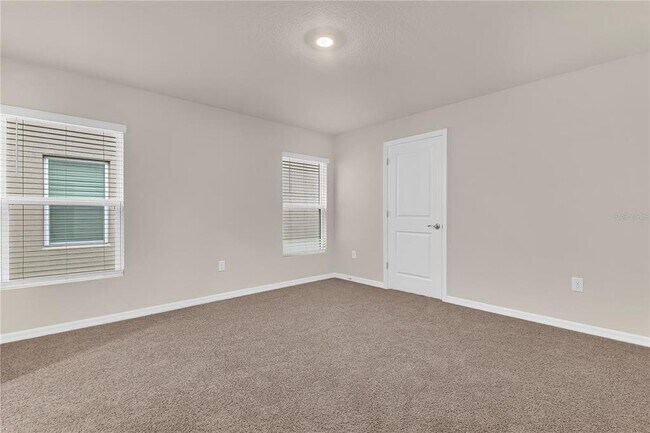 Building Photo - 2872 NE 21st Ct Rd