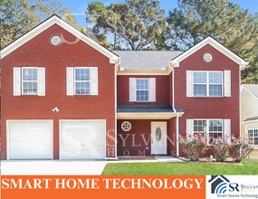 Building Photo - Your dream home awaits