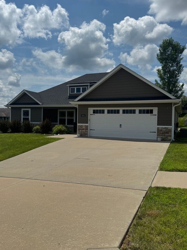 Building Photo - 3 bedroom 2 bath house