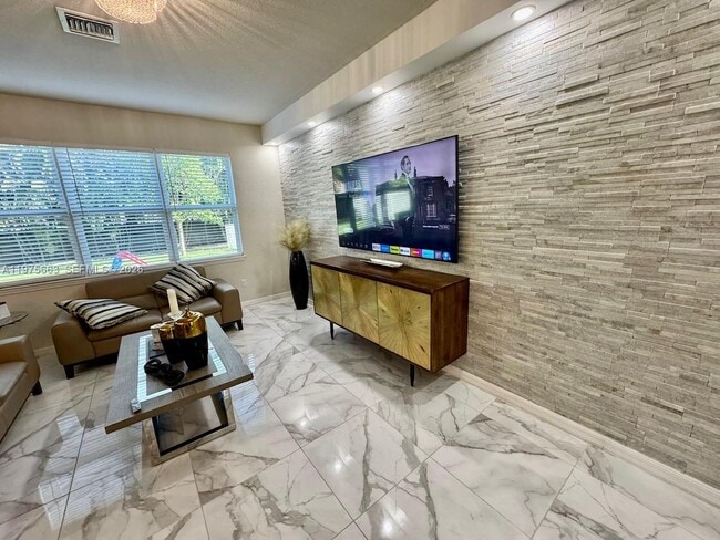 Building Photo - 4334 Ficus St