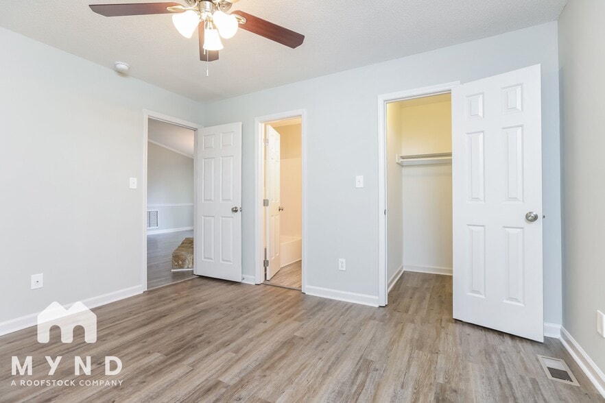 Building Photo - 4225 Labrador Dr