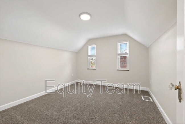 Building Photo - 405 Home Ave