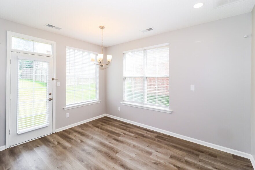Building Photo - 4572 Tulip Bend Dr