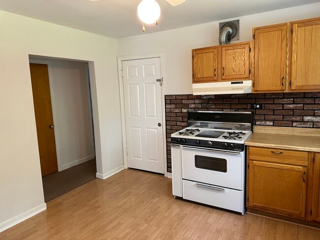 Building Photo - 8415 Archer Ave