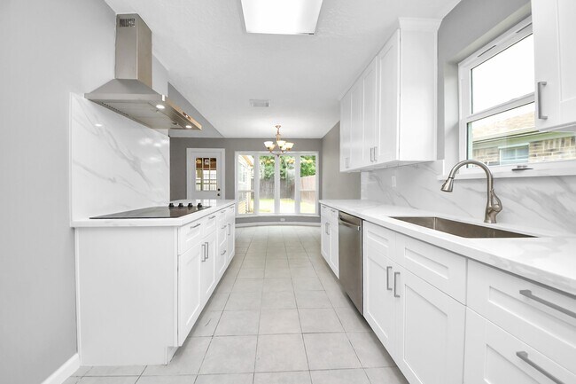 Building Photo - 10707 Shannon Hills Dr