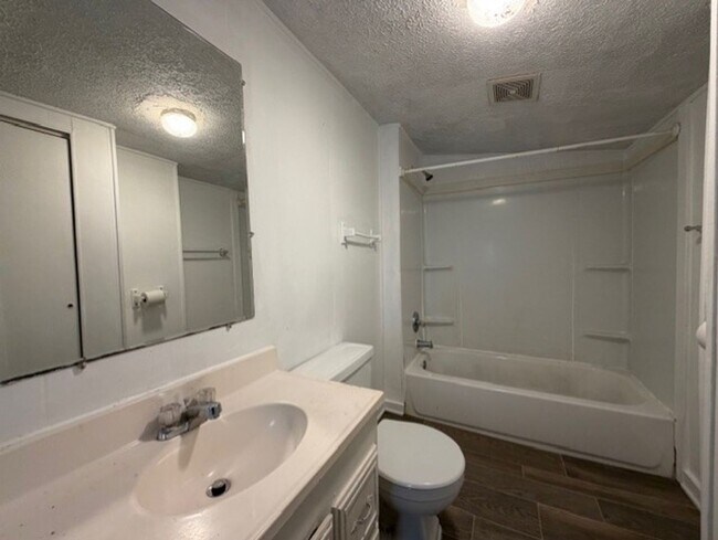 Building Photo - 1961-1963 Kenton St.