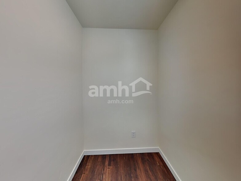 Building Photo - 9475 W Shumard St