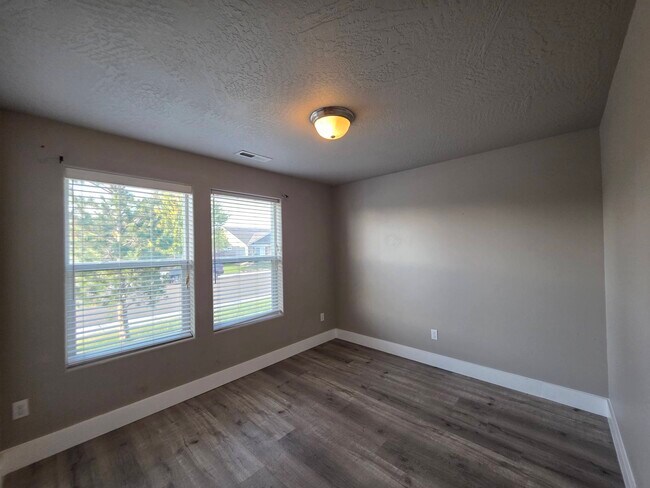 Building Photo - 6009 Pimlico Dr