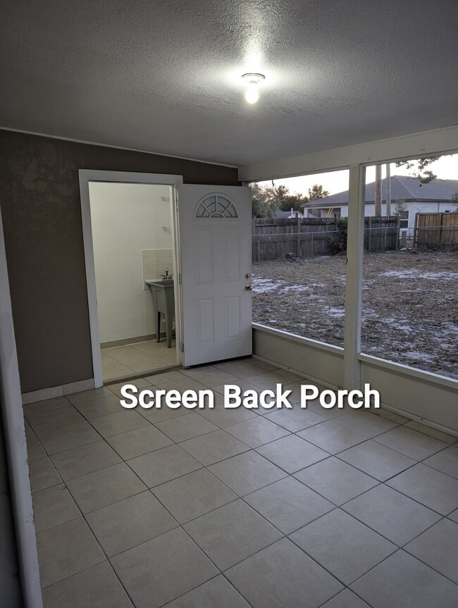 Building Photo - 508 Cavalier Ave