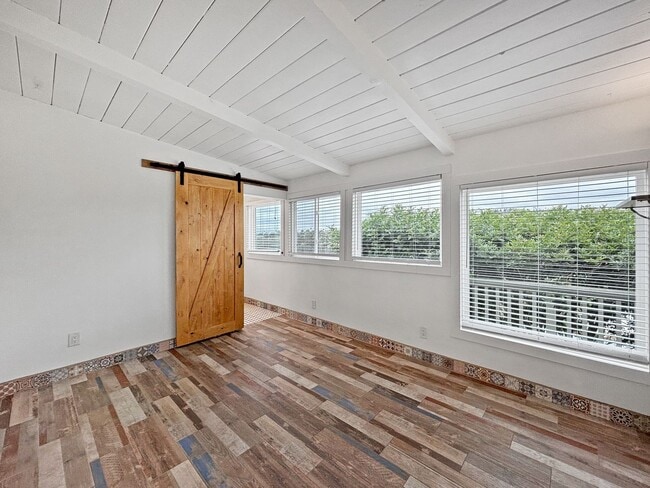 Building Photo - SD: Charming 2BD/2BA Home in La Mesa with Wraparound Porch, Turf Backyard & Attached Garage